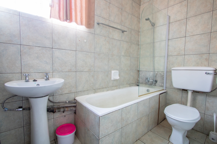 To Let 1 Bedroom Property for Rent in Die Bult North West